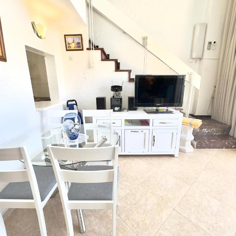 Skol 609 - Duplex 1 Bedroom in Skol Marbella with Amazing Sea Views. - One-Bedroom Apartment - 2