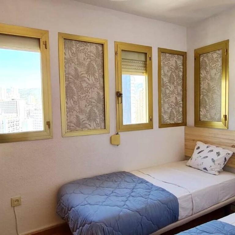 Gerona apartment on the Strip with pool & parking - Two-Bedroom Apartment - 11
