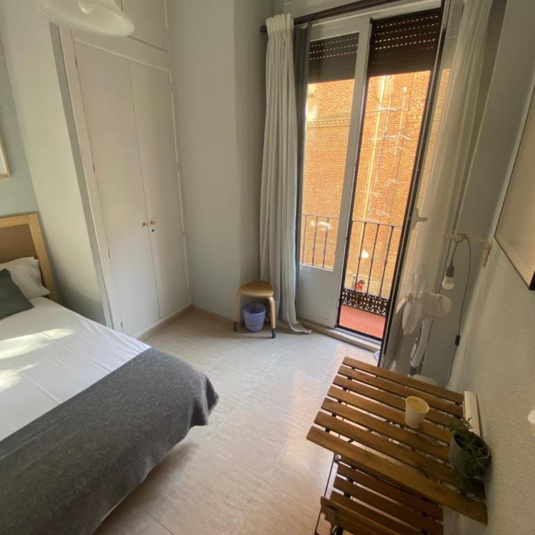 Center Madrid habitaciones - Double Room with Balcony - 1