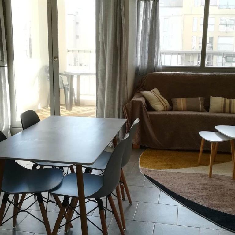 Beau studio cabine avec balcon, vue piscine, parking privé, climatisation, solarium, laverie - Appartement - Vue sur Piscine - 4