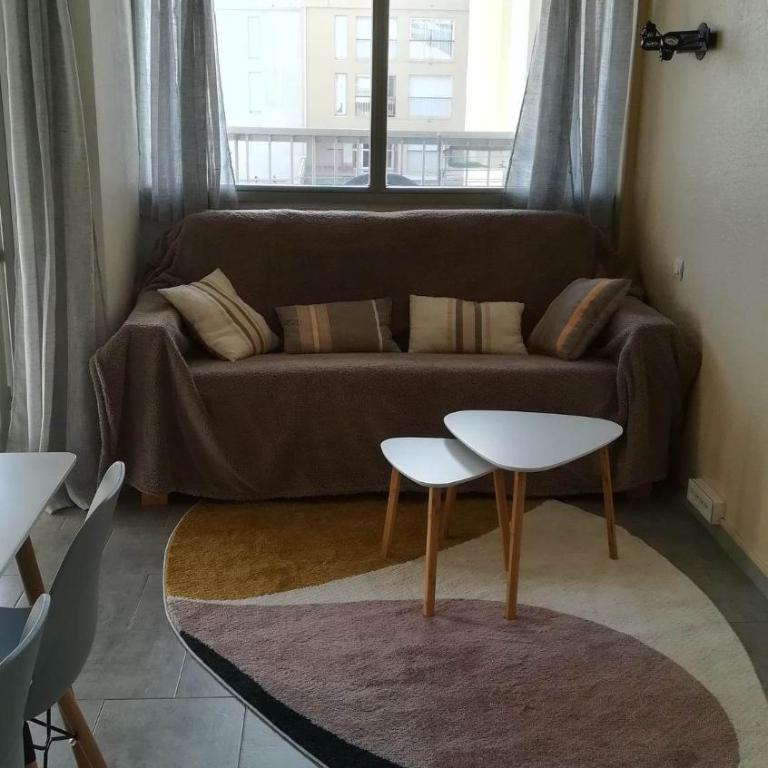 Beau studio cabine avec balcon, vue piscine, parking privé, climatisation, solarium, laverie - Appartement - Vue sur Piscine - 13