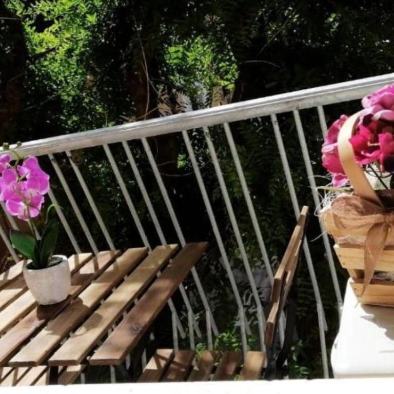 BOSS Guest House - Camera Matrimoniale con Balcone - 7