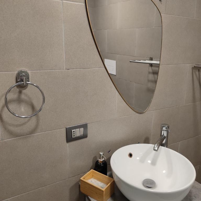 Domus Leone - One-Bedroom Apartment - 33