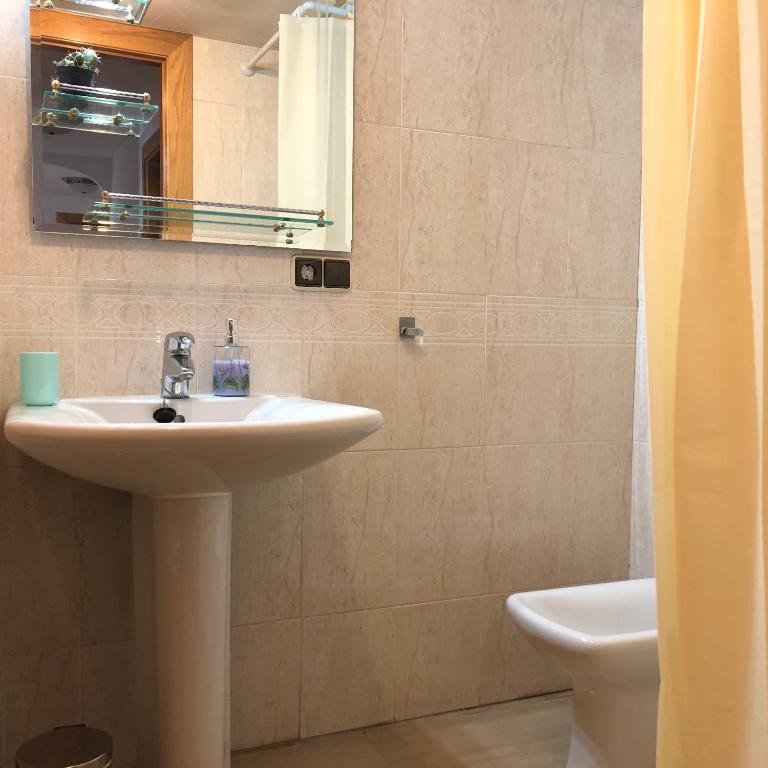 Apartamento Anida junto a la estación de tren - Two-Bedroom Apartment - 17
