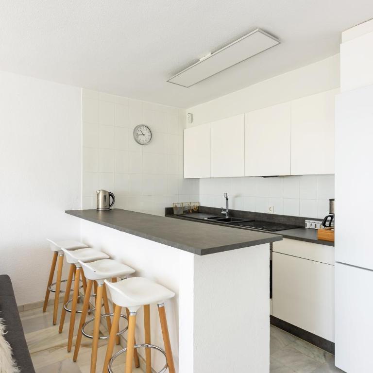 UrbanChicMalaga Sea View All Year Pool 10m from Beach and Shops in Torremuelle - Apartamento con vistas al mar - 17