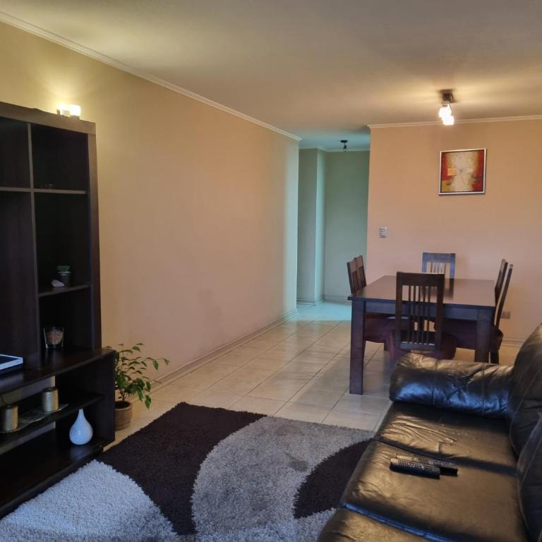 Departamento Placeres - Three-Bedroom Apartment - 10
