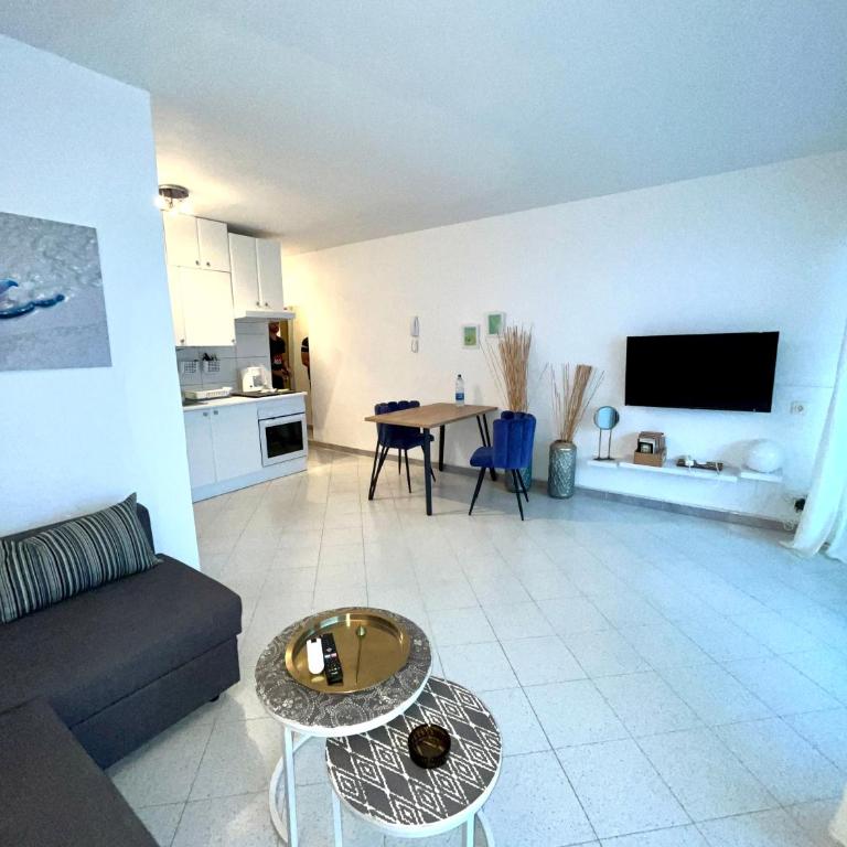 Ocean Kiss Apartment - One-Bedroom Apartment - 11