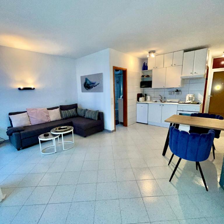 Ocean Kiss Apartment - One-Bedroom Apartment - 10