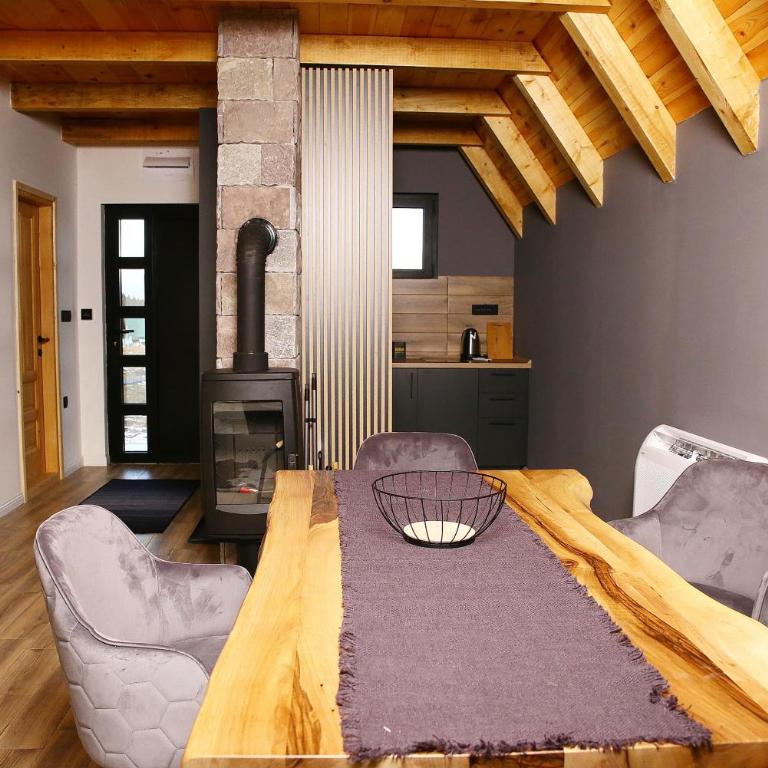 WOLFOREST - Two-Bedroom Chalet - 10