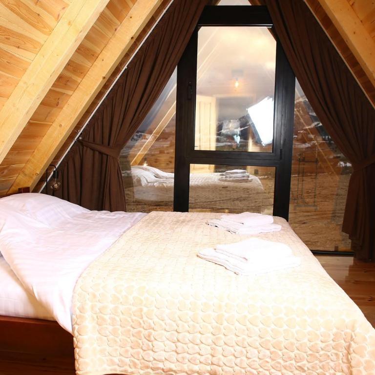 WOLFOREST - Two-Bedroom Chalet - 8