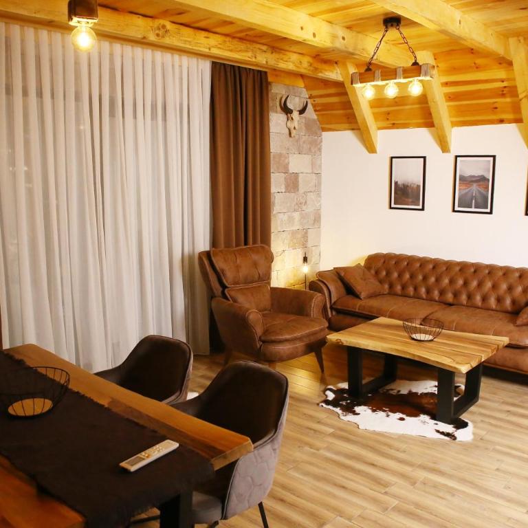 WOLFOREST - Two-Bedroom Chalet - 12