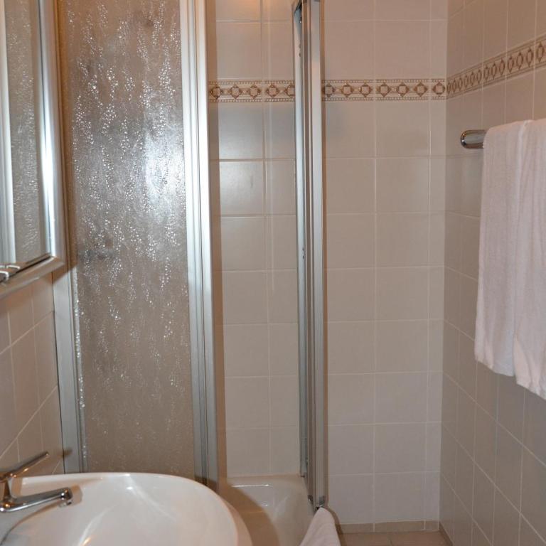Hotel Restaurant Walliser Sonne - Budget Doppelzimmer - 3