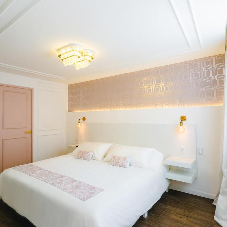 Casa Oxa Hotel - Deluxe King Room - 7