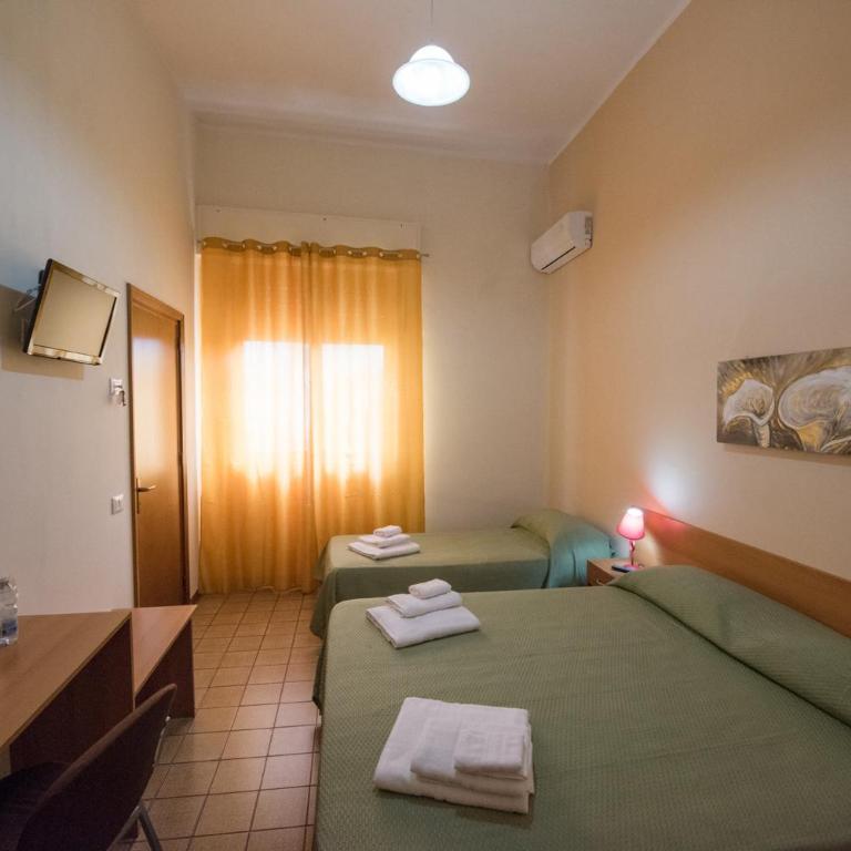 Corona Vacanze - Triple Room - 14
