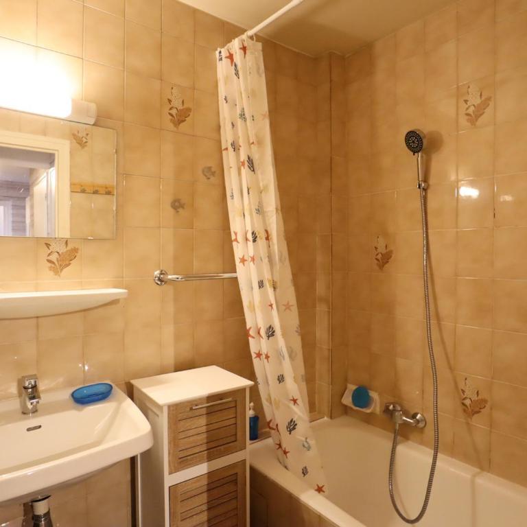 Appartement 6 personnes avec balcon, cœur du vieux village, proche remontées mécaniques et commerces - FR-1-623-332 - Apartamento - 4