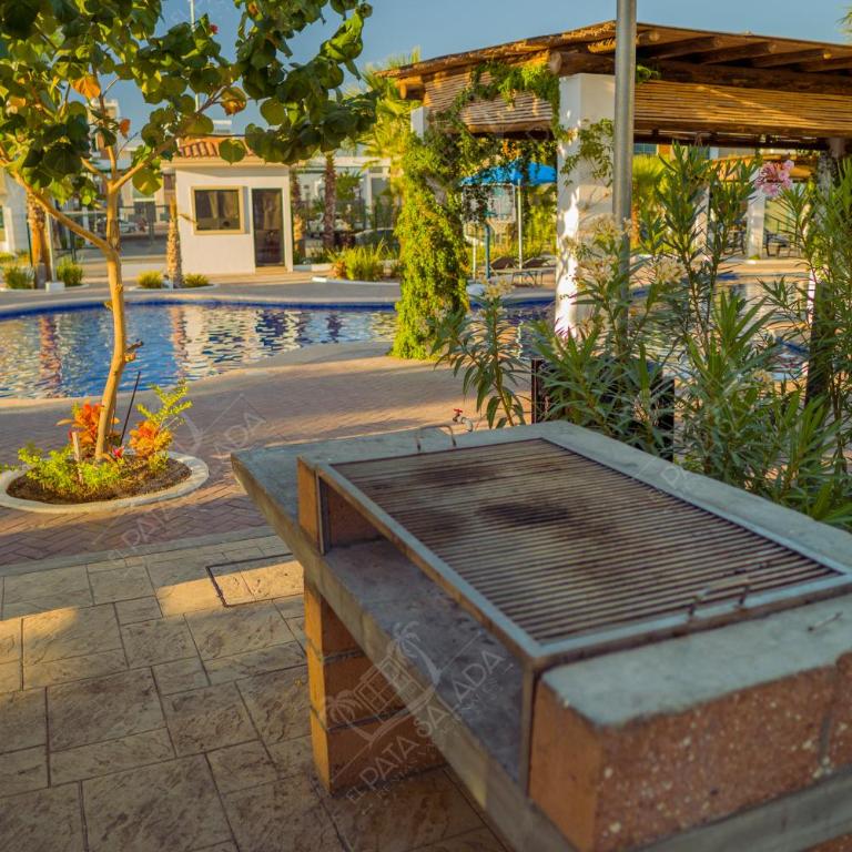 Planta Baja, a 10 minutos de la playa, Gran alberca y Mini Golf!! - Two-Bedroom Apartment - 18