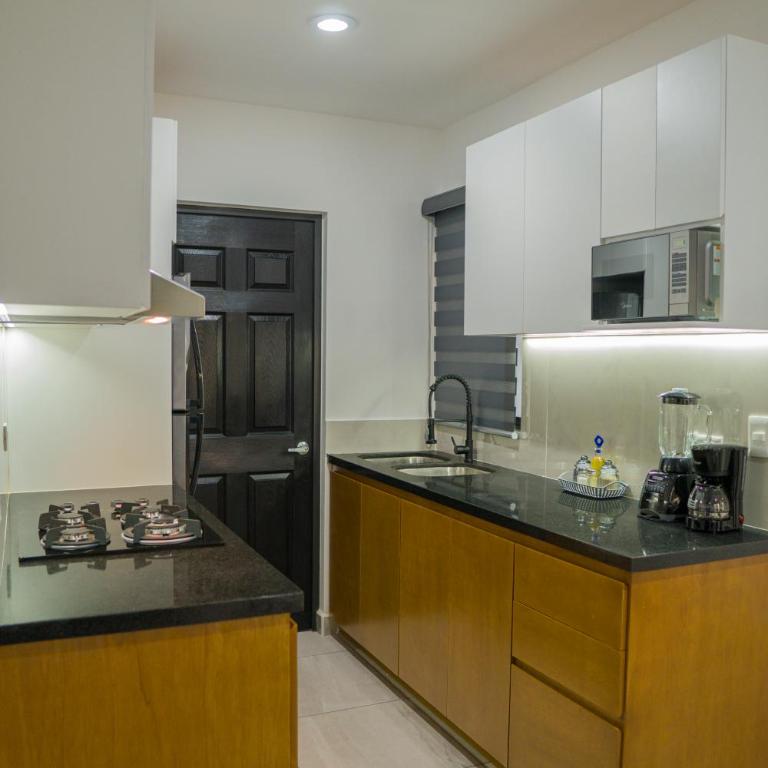 Planta Baja, a 10 minutos de la playa, Gran alberca y Mini Golf!! - Two-Bedroom Apartment - 68