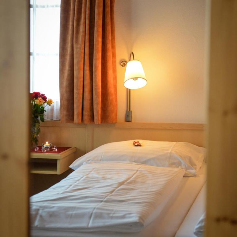 Hotel Alpenruh - Superior Doppelzimmer mit Zustellbett - 2