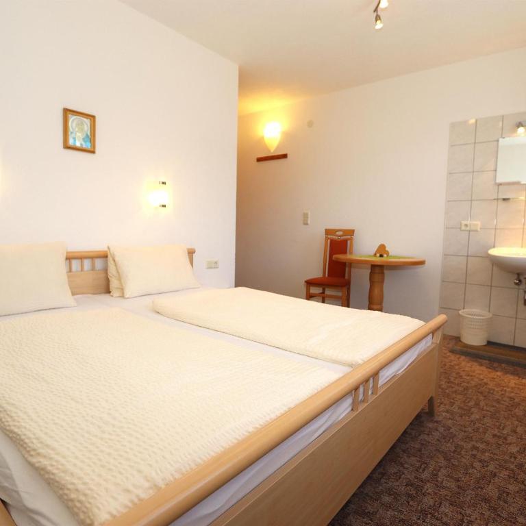 Ferienhaus Brandacher - Apartment mit 3 Schlafzimmern und Dusche - 14