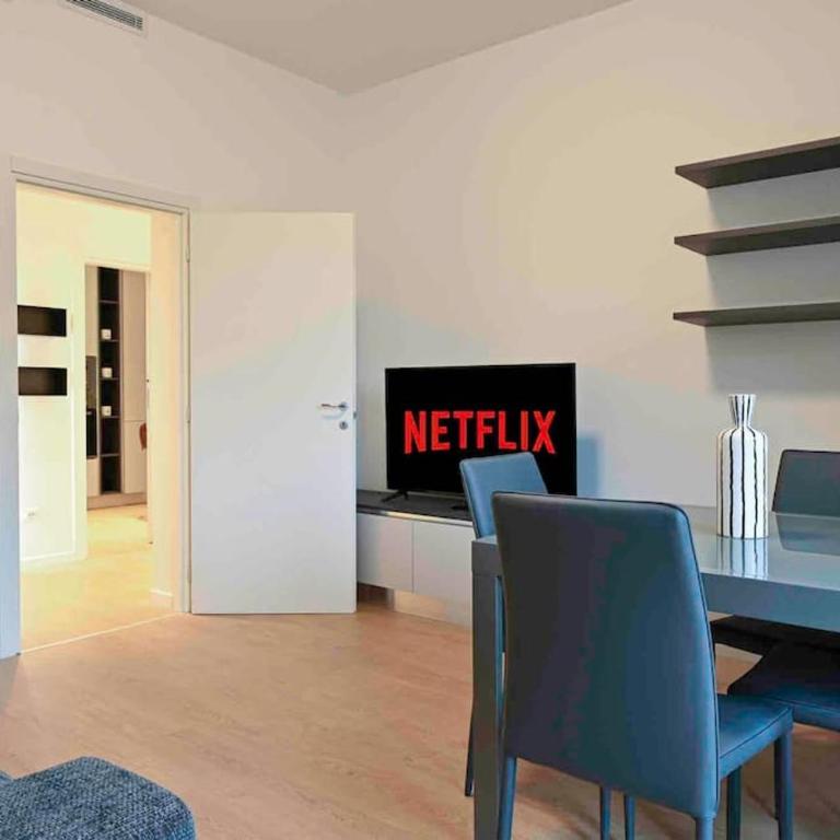 -Free Parking & Wifi- 10 minuti dal centro - Appartamento con 2 Camere da Letto - 1