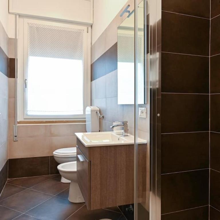 -Free Parking & Wifi- 10 minuti dal centro - Appartamento con 2 Camere da Letto - 8