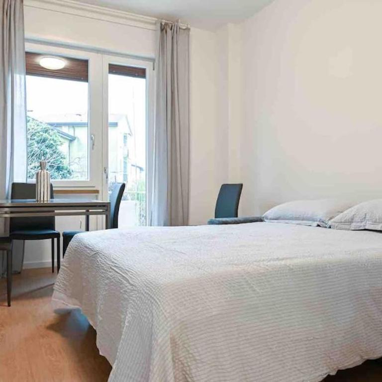 -Free Parking & Wifi- 10 minuti dal centro - Appartamento con 2 Camere da Letto - 11