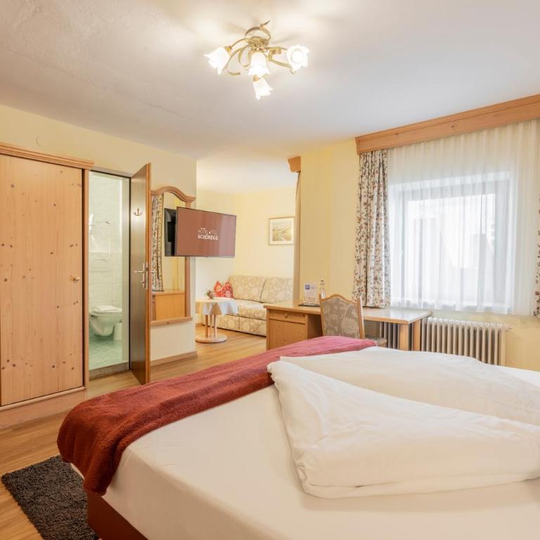 Hotel Schönegg - Superior Doppelzimmer mit Balkon - 9