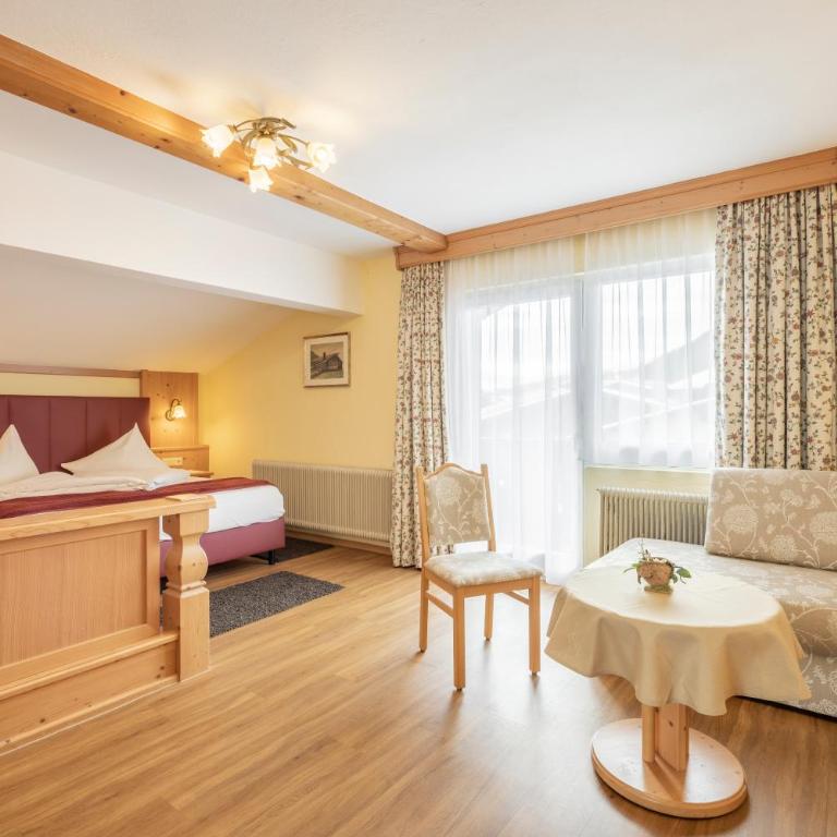 Hotel Schönegg - Superior Doppelzimmer mit Balkon - 2