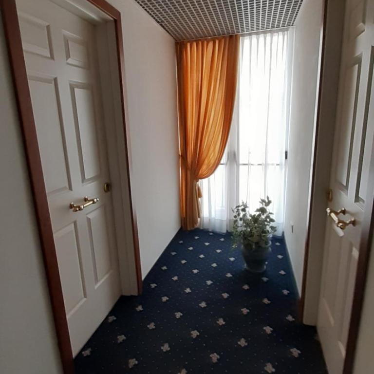 Hotel Trevi Riccione, in centro sul mare con cucina - Double Room with Balcony - 7