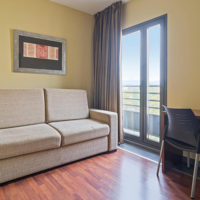 F&G Logroño - Family Room (2 Adults + 2 Children) - 6