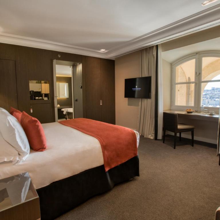 InterContinental Marseille - Hotel Dieu by IHG - Chambre Lit King-Size Premium - Vue sur Église - 3