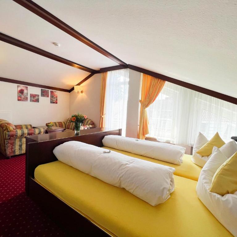Kurhotel Wiedenmann - Doppelzimmer mit Balkon - 9