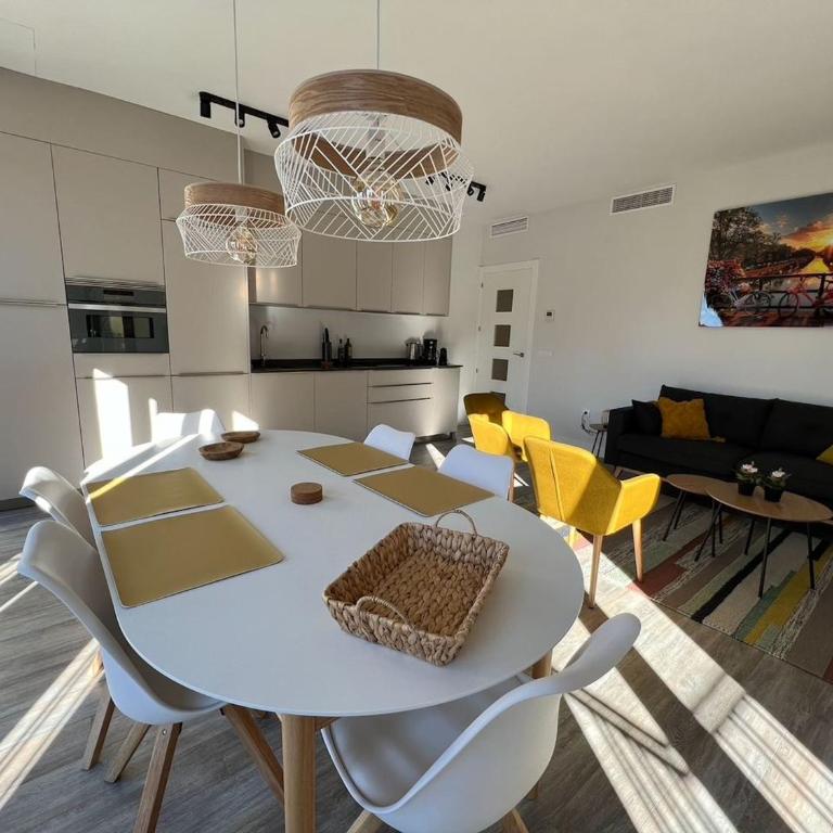 Holidays2Malaga Alta Downtown Pool Paddle and Parking New building - Apartamento de 3 dormitorios - 21