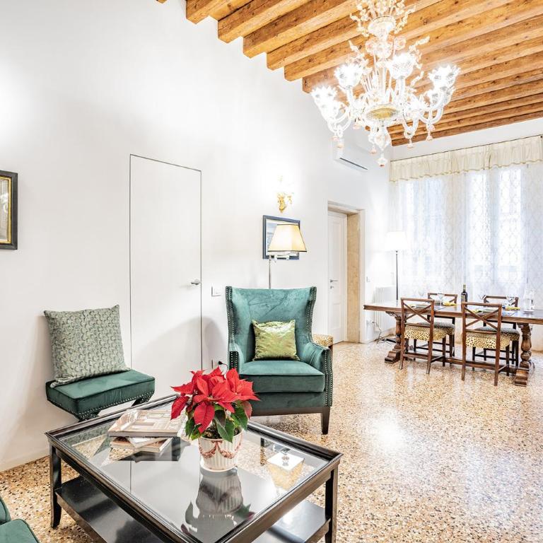 Ca' San Beneto Completely Refurbished in a fabulously central area - Two-Bedroom Apartment - 9