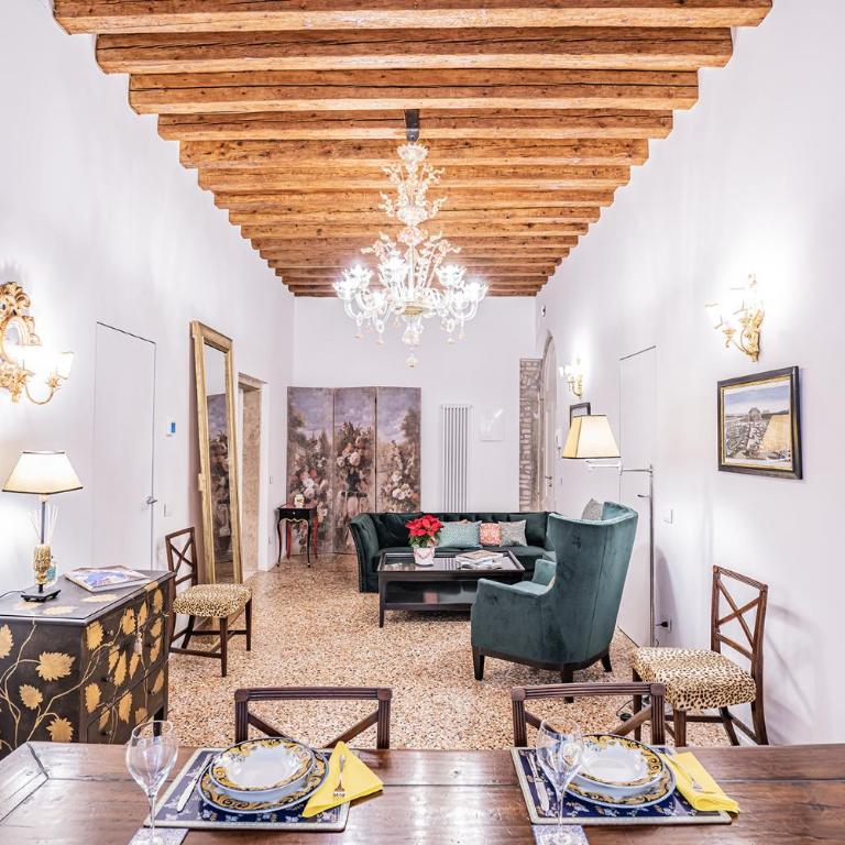 Ca' San Beneto Completely Refurbished in a fabulously central area - Two-Bedroom Apartment - 8
