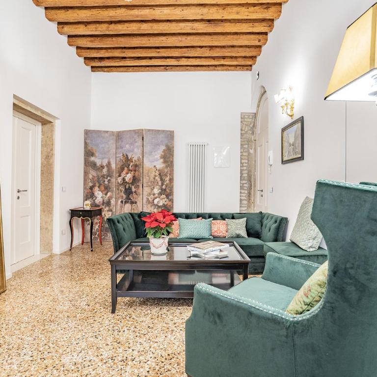 Ca' San Beneto Completely Refurbished in a fabulously central area - Two-Bedroom Apartment - 13