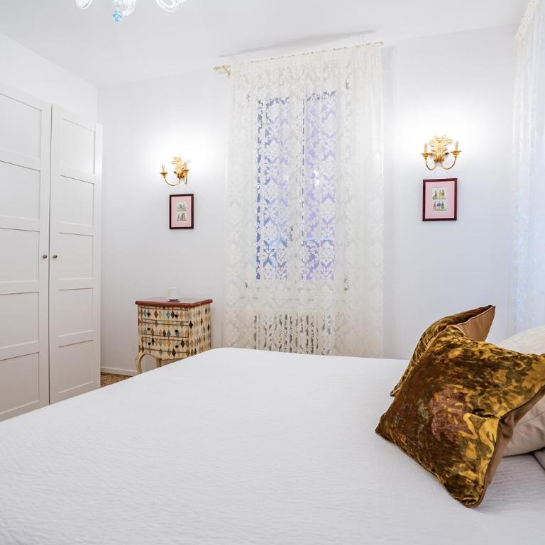 Ca' San Beneto Completely Refurbished in a fabulously central area - Two-Bedroom Apartment - 23