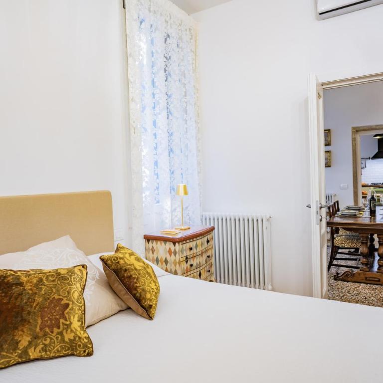 Ca' San Beneto Completely Refurbished in a fabulously central area - Two-Bedroom Apartment - 20