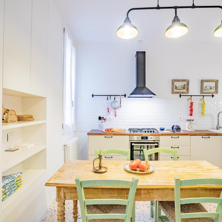 Ca' San Beneto Completely Refurbished in a fabulously central area - Two-Bedroom Apartment - 4