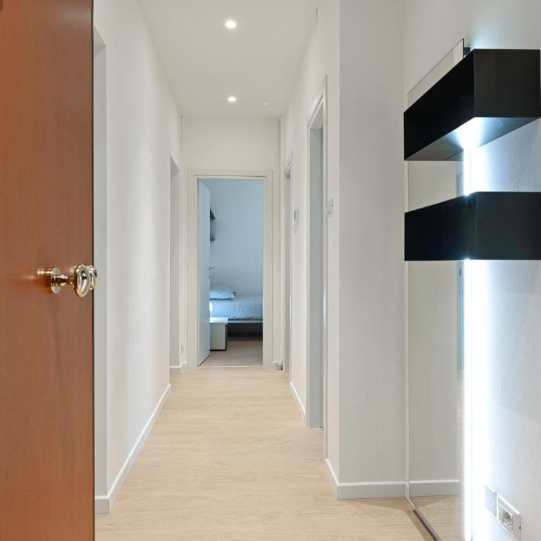 -Free Parking & Wifi- 10 minuti dal centro - Appartamento con 2 Camere da Letto - 2