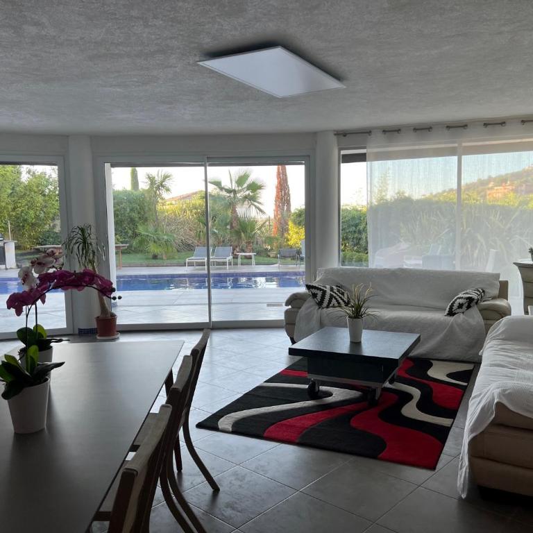 Grande Villa 350 M2, piscine chauffée vue mer et collines, CAVALAIRE sur mer, 10 personnes - Villa avec Piscine Privée - 39