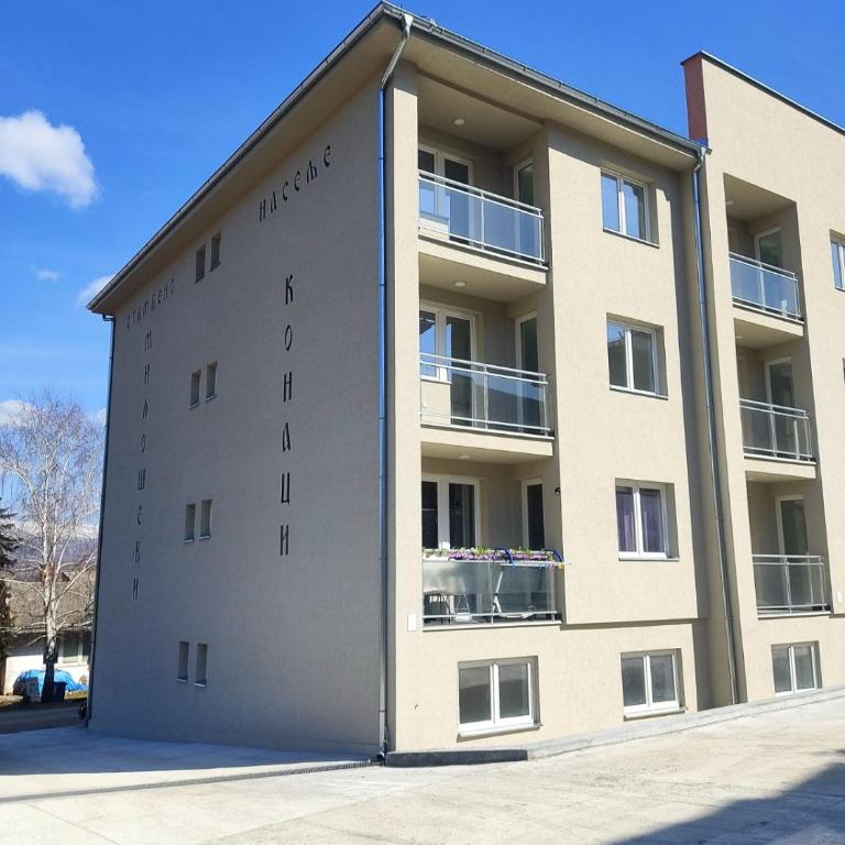 Lara Lux - One-Bedroom Apartment - 2