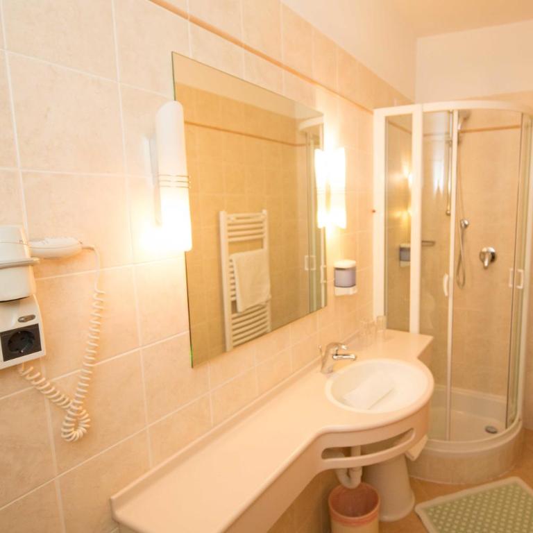 Hotel Goldenes Roessl-adults only - Camera Matrimoniale Standard - 1