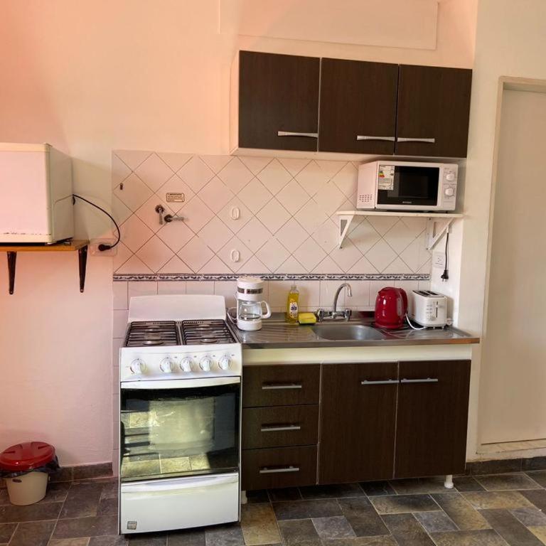 Cares Azcuénaga, Morón, Buenos Aires - Estudio con sofá cama - 4