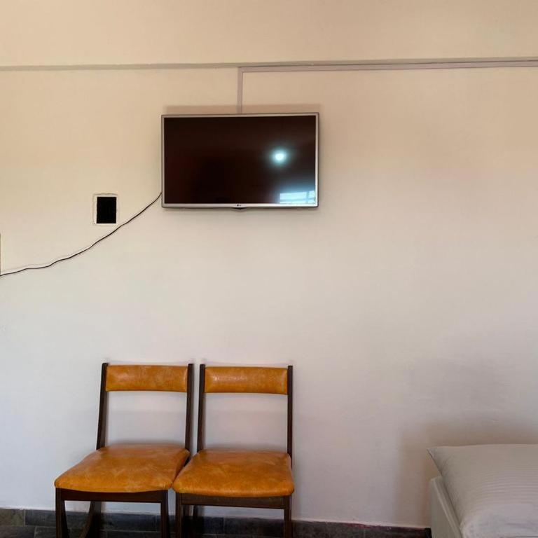 Cares Azcuénaga, Morón, Buenos Aires - Estudio con sofá cama - 6