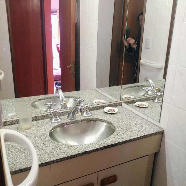 Amplio departamento en Nueva Cordoba - Bv Chacabuco - Apartamento con balcón - 15
