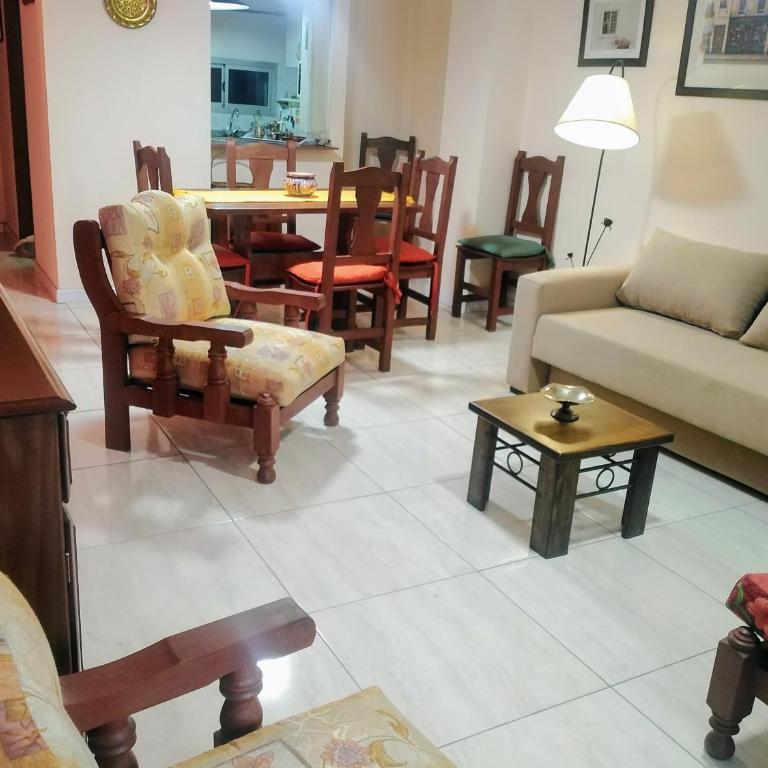 Amplio departamento en Nueva Cordoba - Bv Chacabuco - Apartamento con balcón - 5