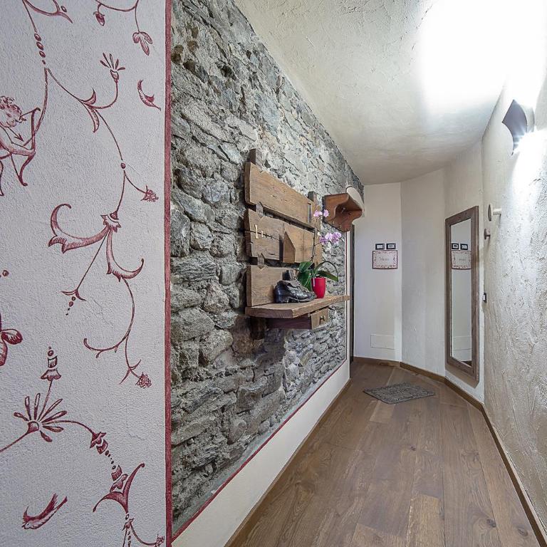 Domus Antica Aosta - Suite Superior con Balcone - 5