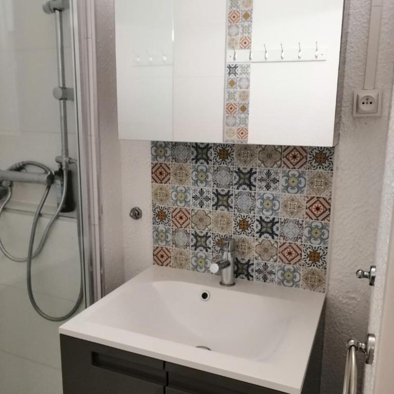 Charmant T2 avec grande terrasse et confort 3 étoiles - Apartment mit 1 Schlafzimmer - 7
