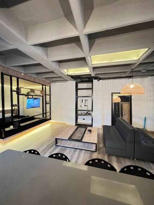 Deluxe Man cave with jacuzzy - Apartamento de 1 dormitorio - 4